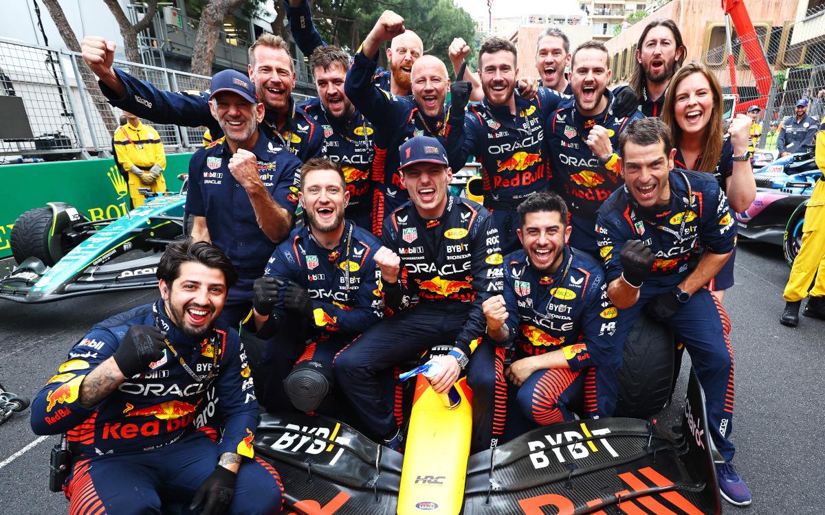 Max Verstappen oslavuje víťazstvo v Monaku