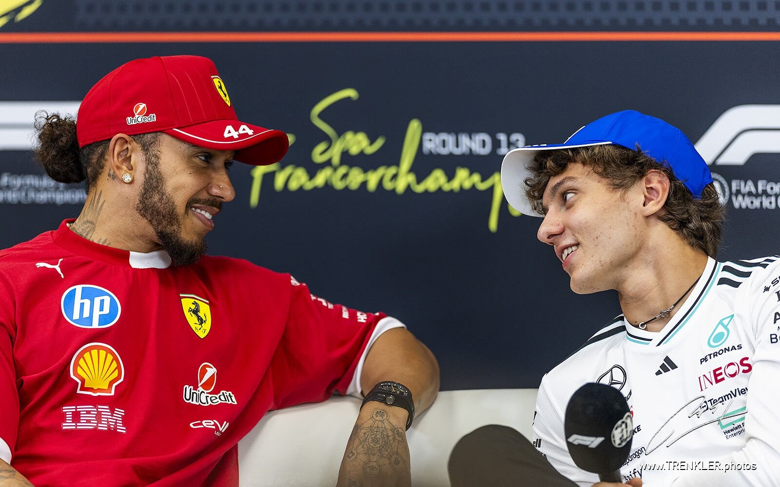 Lewis Hamilton a Kimi Antonelli