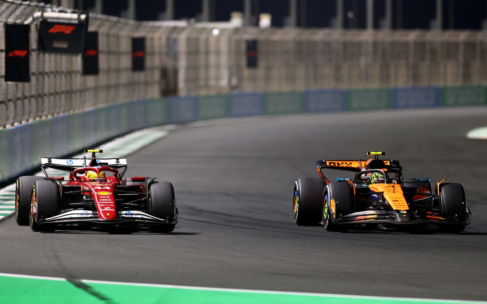 Lando Norris a Lewis Hamilton