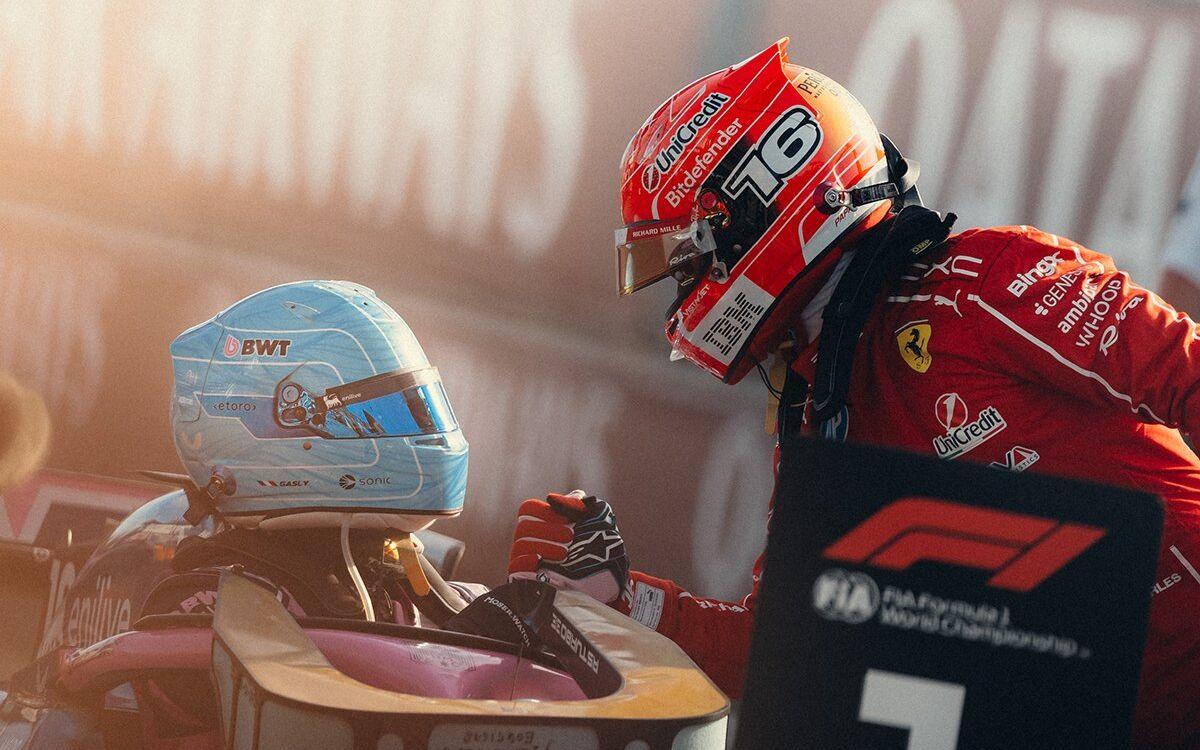 Pierre Gasly a Charles Leclerc