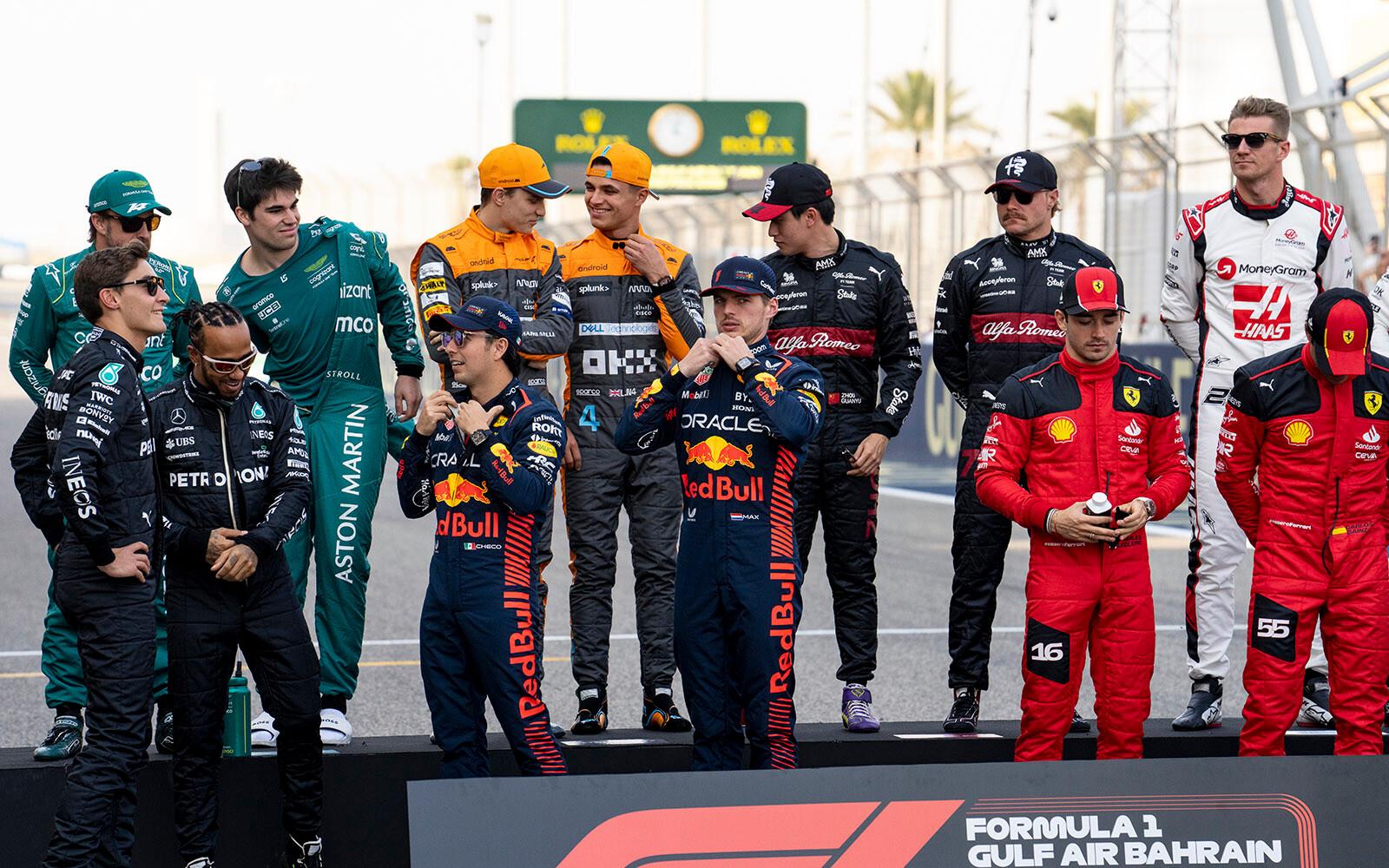 Verstappen, Pérez, Leclerc, spoločné fotenie jazdcov