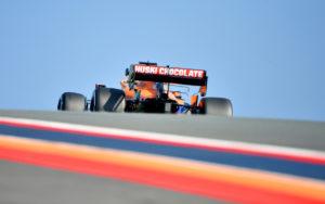 fotka k článku Dráma na štarte: Ricciardo zúfalo mával rukou
