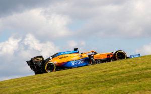 fotka k článku V McLarene riešia po piatku najmä pneumatiky