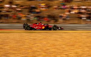 fotka k článku Kvalifikačný ťahák Niké: Obavy Red Bullu z rýchlosti Ferrari sú oprávnené