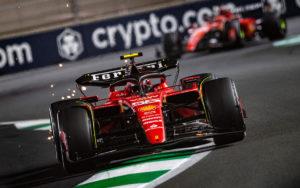 fotka k článku Vydá sa Ferrari cestou Red Bullu? Podľa Sainza potrebuje jeho tím niečo „veľmi odlišné“