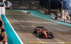 fotka k článku Podľa Leclerca Ferrari so zastávkou blafovalo: Oblbli sme ich