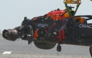fotka k článku Red Bull vyčíslil škody na 1,5 milióna, Maxova sedačka sa vraj silou nárazu rozlomila