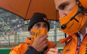 fotka k článku Ricciardo: Podmienky boli OK len raz. Keď sme prichádzali na štart