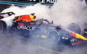 fotka k článku V Abú Zabí vyhral Verstappen, Péreza prekonal Leclerc, Vettel sa lúči