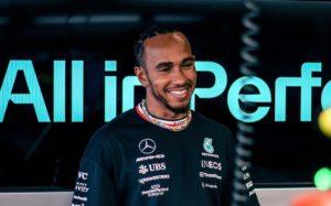 fotka k článku S Alonsom môžeme pretekať až do päťdesiatky, hovorí Hamilton