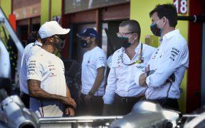 fotka k článku Wolff potvrdil, že bývalý šéf motorov Mercedesu sa k Red Bullu nepripojí