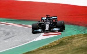 fotka k článku Mercedes odhalil podrobnosti poškodenia Hamiltonovho auta v Rakúsku