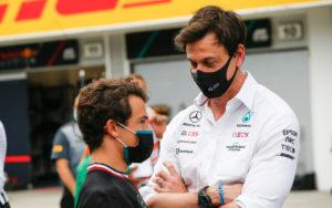 fotka k článku V Mercedese sa neobávajú, že de Vries odovzdá Red Bullu ich tajomstvá