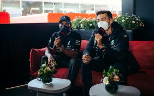 fotka k článku Villeneuve: Hamilton prichádza o post jednotky v Mercedese