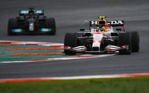 fotka k článku Red Bull zaskočil motorový výkon Mercedesu: Akoby jazdili s DRS