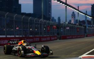 fotka k článku V prvom singapurskom tréningu Hamilton prekonal Verstappena