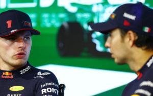 fotka k článku Pérez chce s Red Bullom prebrať Verstappenovu vysielačku
