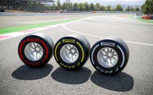 fotka k článku Podľa Hamiltona bola pneumatiková vojna užitočná: Dnes na Pirelli nik netlačí